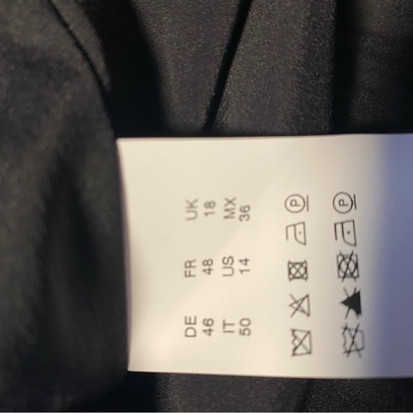 Beautiful Hugo Boss Suit (Jacket is size 14 and Skirt is size 12). Never worn. - Picture 3 of 3